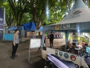 Libur Nataru Nyaman, Pos Pengamanan Paiton Laksanakan Patroli di Wisata Pantai Bohay