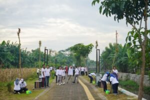 Gerakan Sejuta Pohon, Pemkot Probolinggo Gaungkan “Sahabat Pohon” di Jalan Tembus Maramis – Gladak Serang
