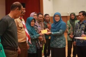 Kecamatan Gending dan PT.POMI-Paiton Energy Gelar Pelatihan Bank Sampah dan Kewirausahaan Berbasis Bank Sampah