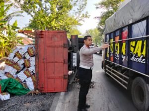 Kecelakaan Truk di Pajarakan, Kasat Lantas Turun Tangan
